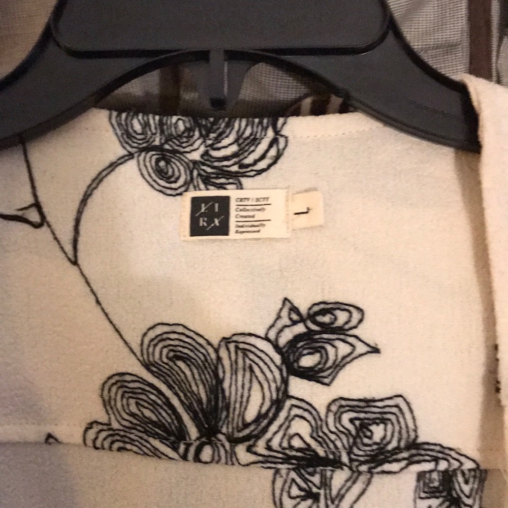 Springwear - Picture 5 of 6